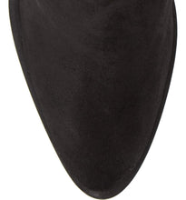 YOUNGER BLACK